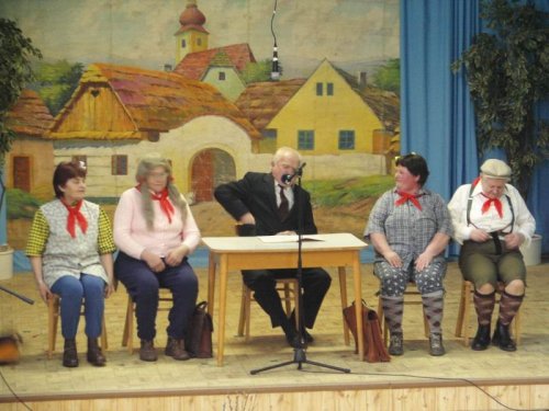 Hraje celá dědina aneb S veselou myslí na nesmysly. - 18.3.2006